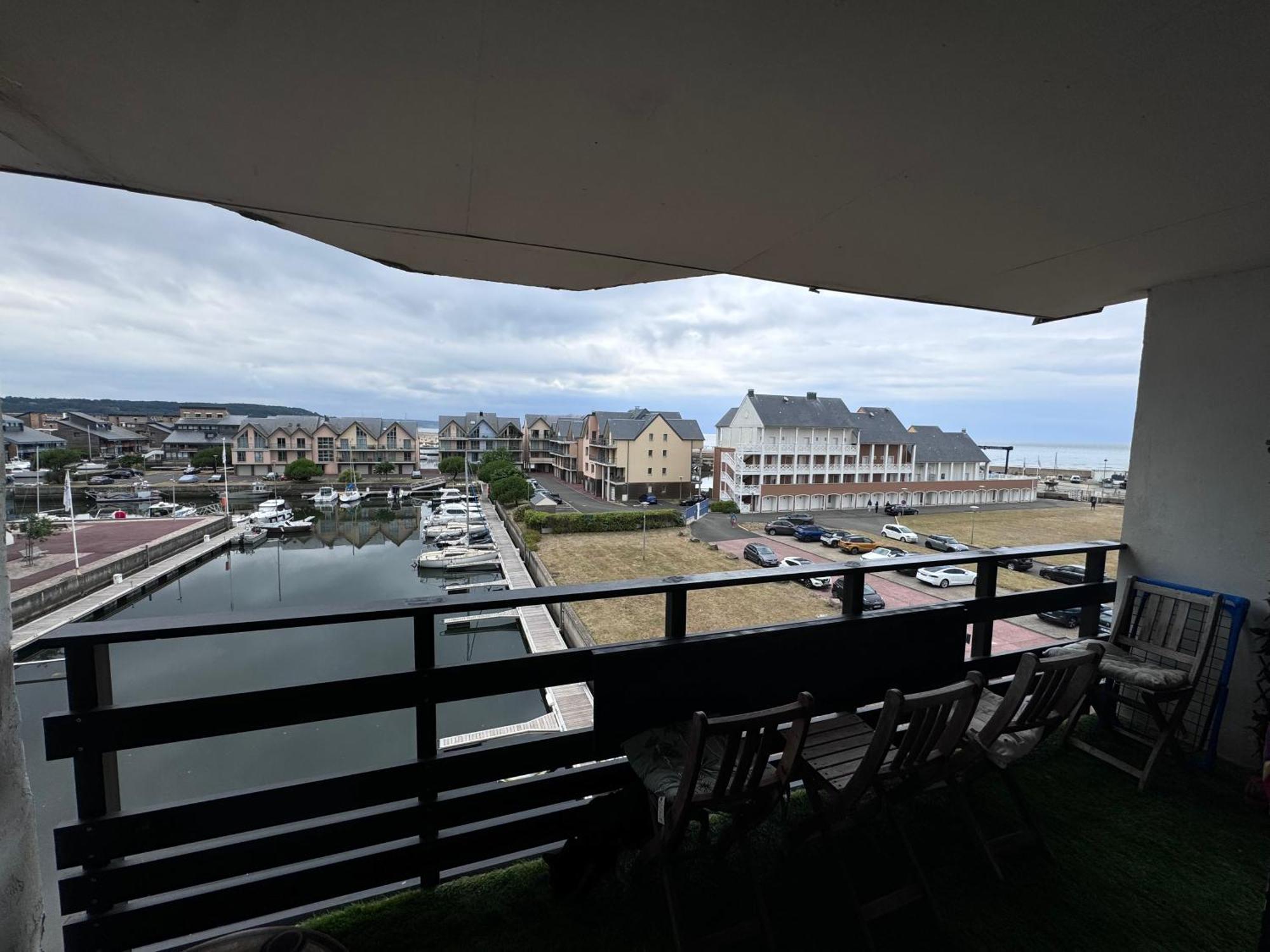 Logement Entier Dans Le Port De Deauville Extérieur photo